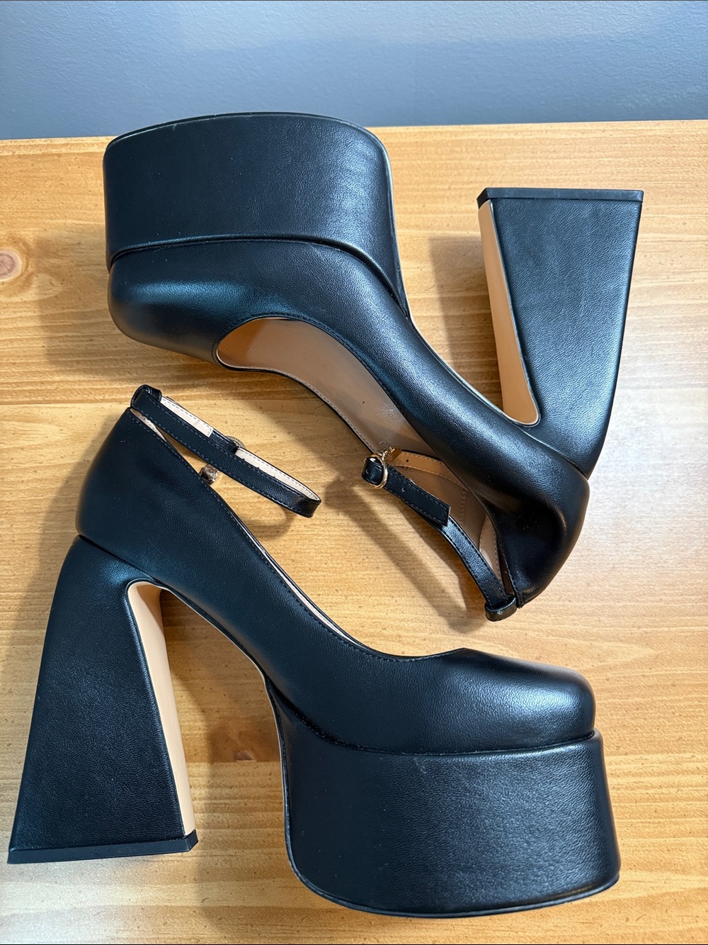 Black Chunky Heel Platform Pumps